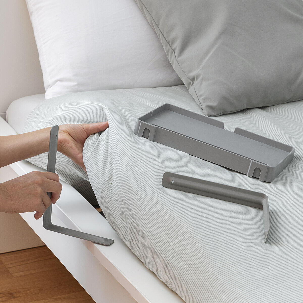 Prateleira Universal para Cama – Bedten InnovaGoods | Apoio Portátil para Telemóvel, Tablet