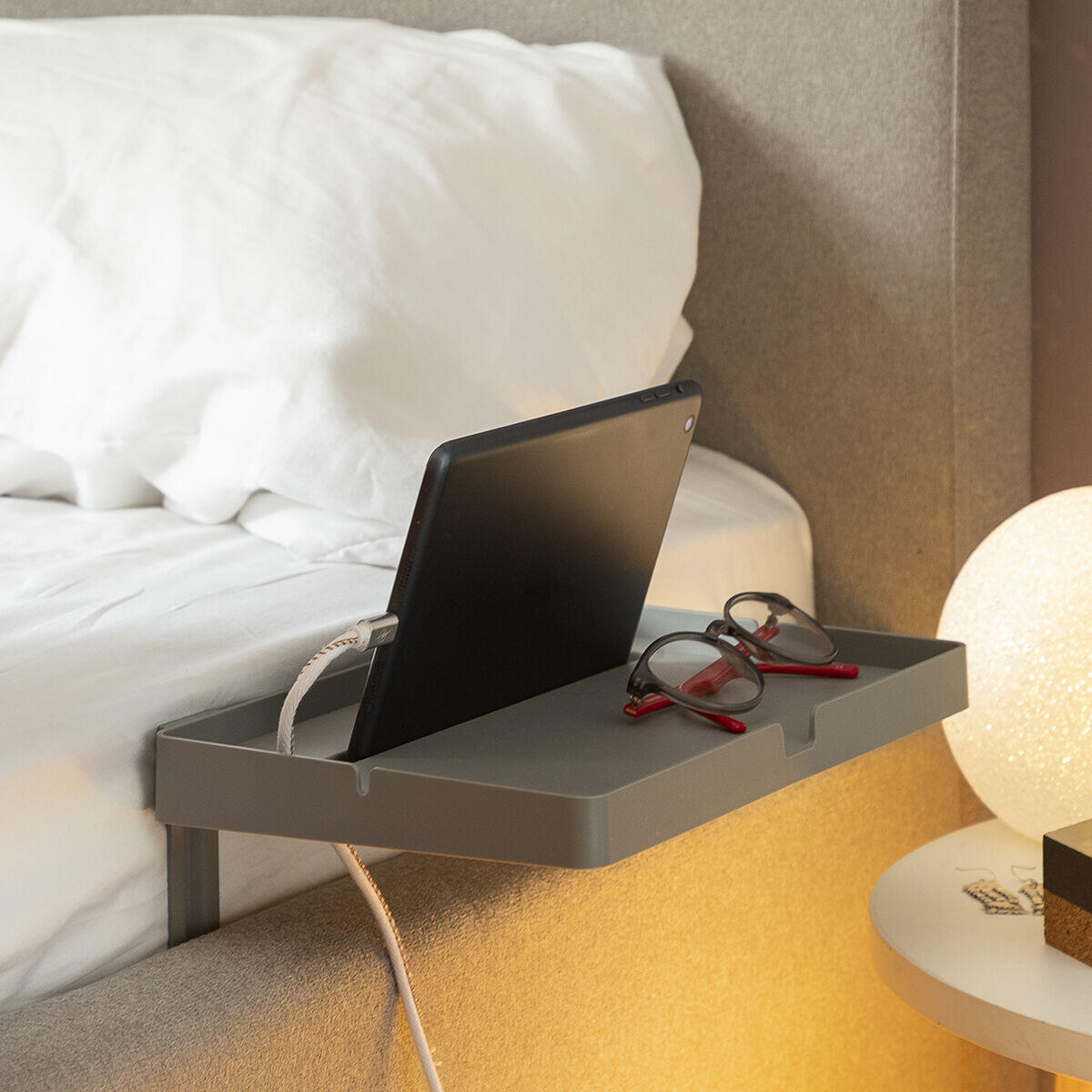 Prateleira Universal para Cama – Bedten InnovaGoods | Apoio Portátil para Telemóvel, Tablet